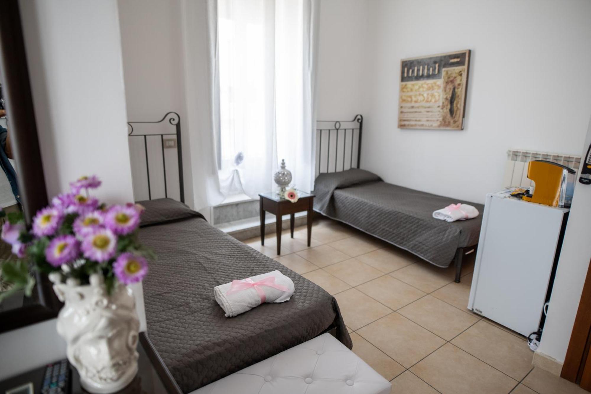 B&B Regina Carolina Caltagirone Exterior foto