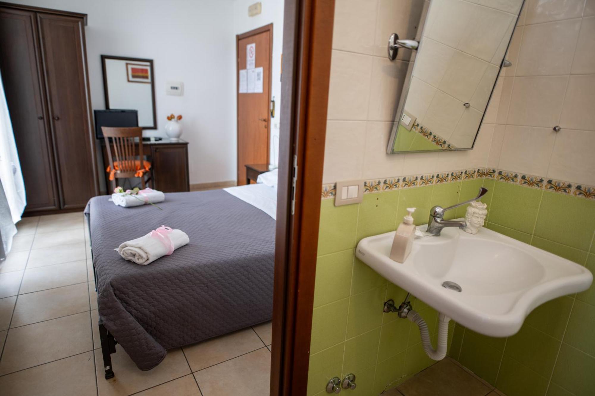 B&B Regina Carolina Caltagirone Exterior foto
