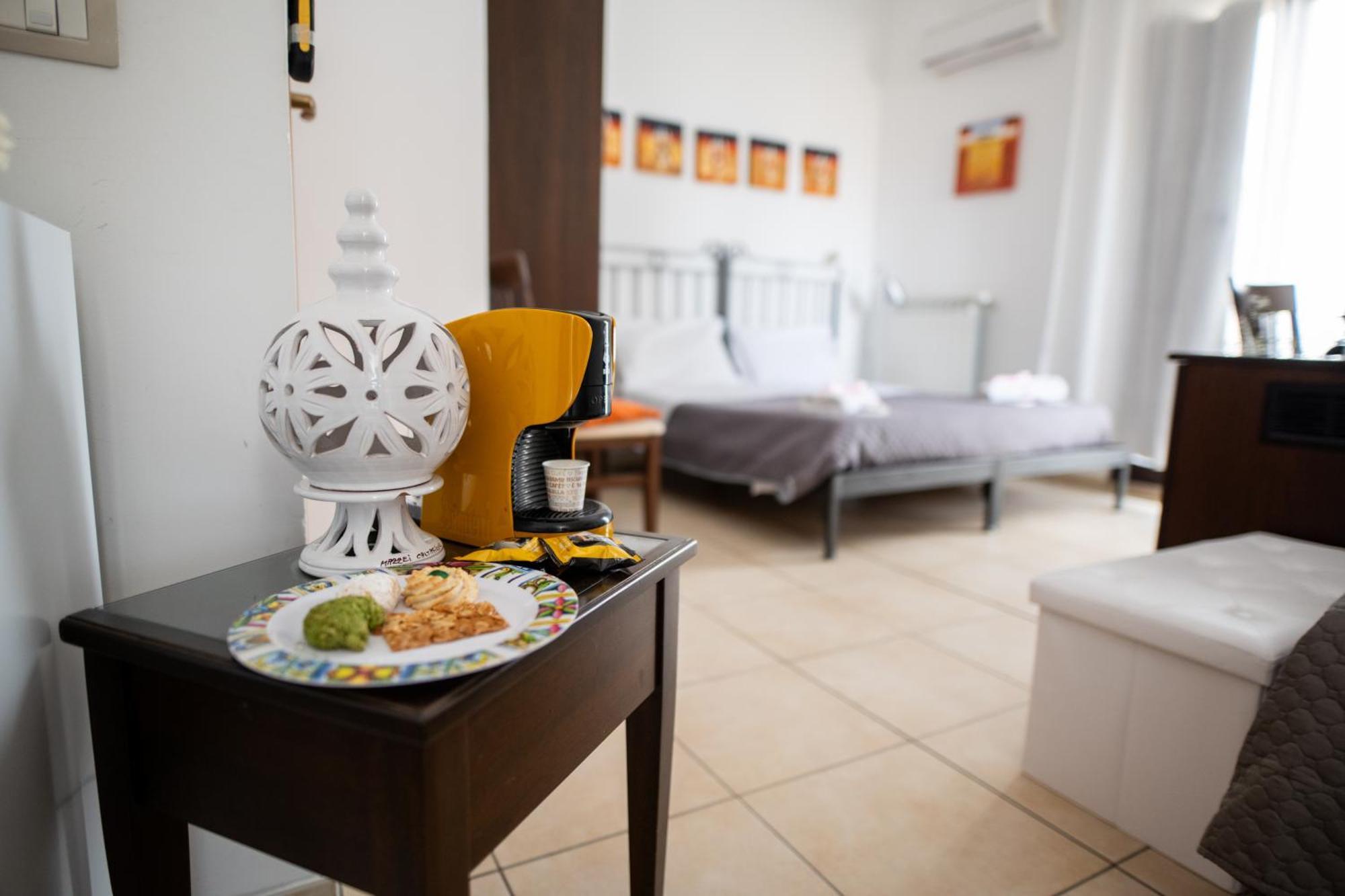B&B Regina Carolina Caltagirone Exterior foto