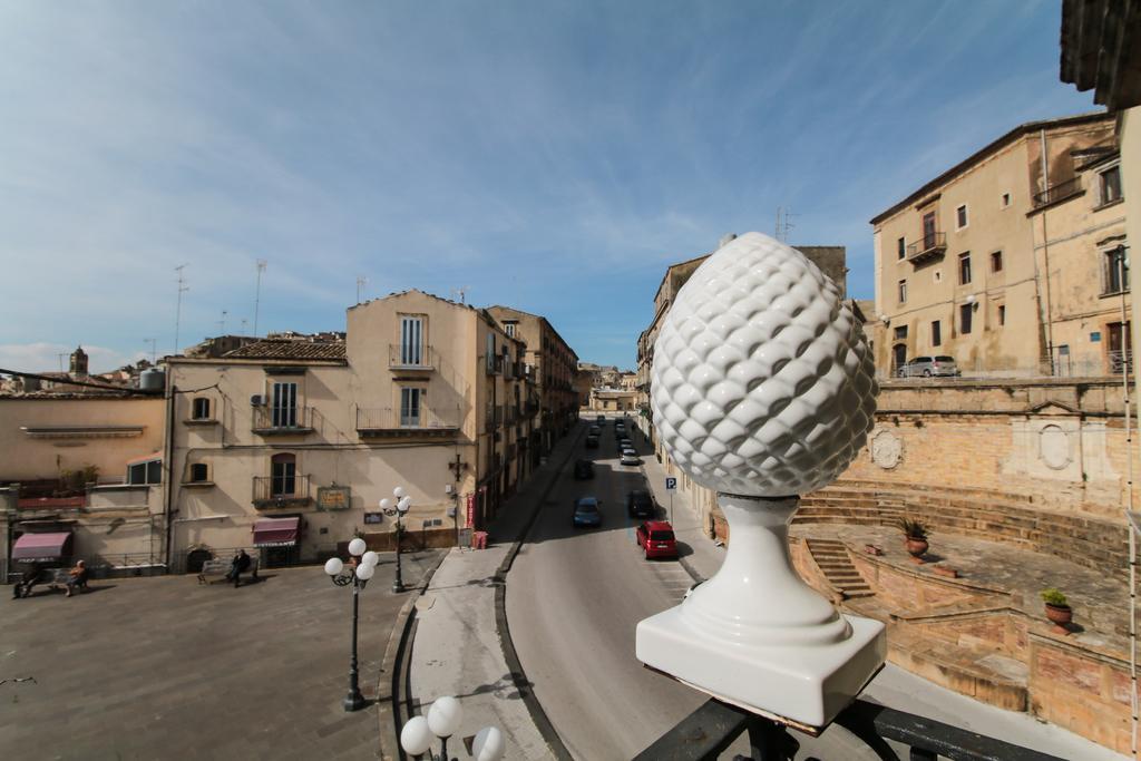 B&B Regina Carolina Caltagirone Exterior foto